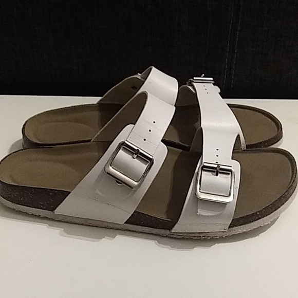 Sandals - Picture 2 of 4